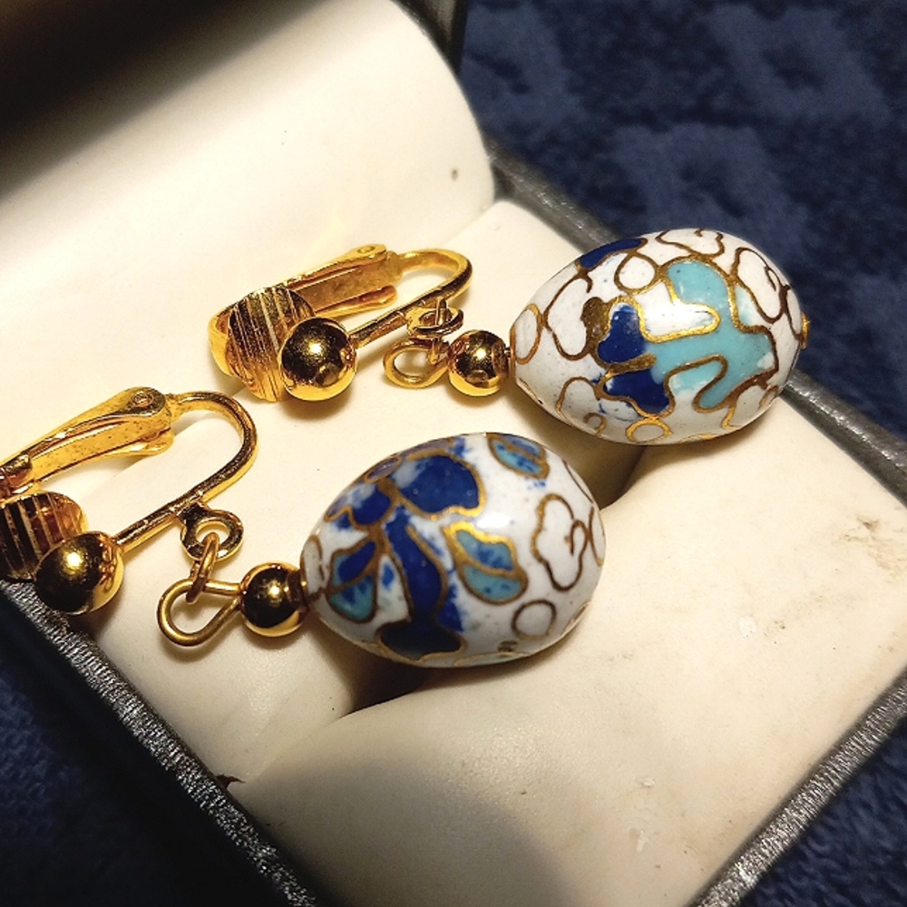 Retro vintage clip on earrings
